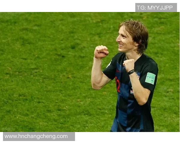 莫德里奇:足球场上的智慧与灵动,传奇中场的辉煌人生与不屈精神 莫德里奇:足球场上的智慧与灵动,传奇中场的辉煌人生与不屈精神