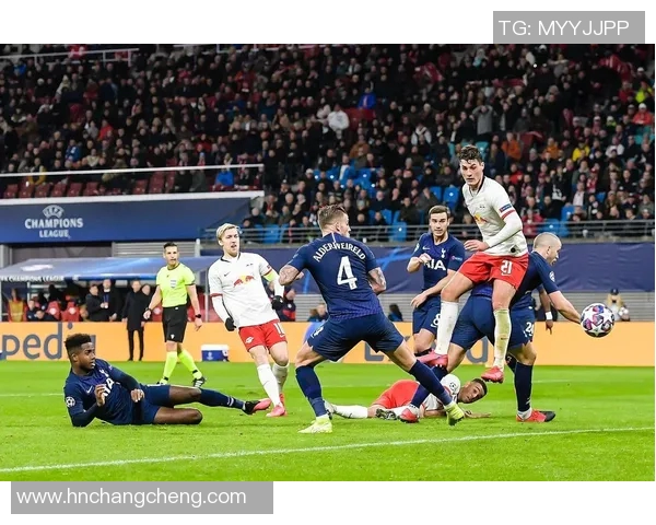 墨尔本胜利与阿德莱德联队历史交锋回顾与精彩瞬间分析