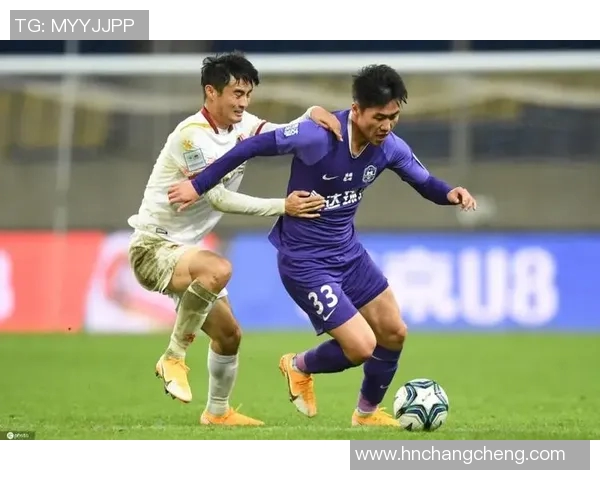 河南建业与恒丰激战正酣比分悬念迭起球迷期待精彩瞬间