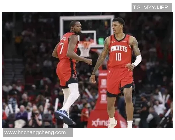 快船与火箭激战20号赛场谁能在西部争夺战中占得先机