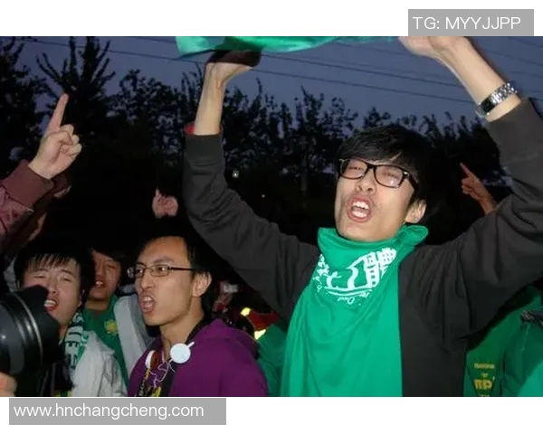 2017年重庆队与国安队激战回顾球迷心中难忘的经典对决 2017年重庆队与国安队激战回顾球迷心中难忘的经典对决