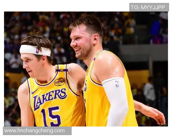 尼克斯与太阳的对决前瞻:谁能在这场激烈比赛中胜出 尼克斯与太阳的对决前瞻:谁能在这场激烈比赛中胜出