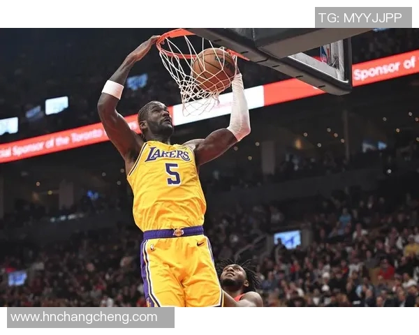 火箭队与湖人队四月对决精彩回顾与赛季展望分析