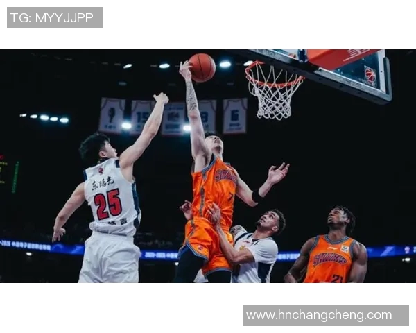 上海篮球队在邀请赛中的灵活性表现分析与战术探讨 上海篮球队在邀请赛中的灵活性表现分析与战术探讨